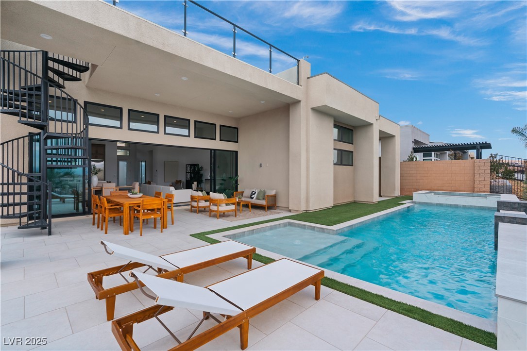 144 Tre Pietre Street