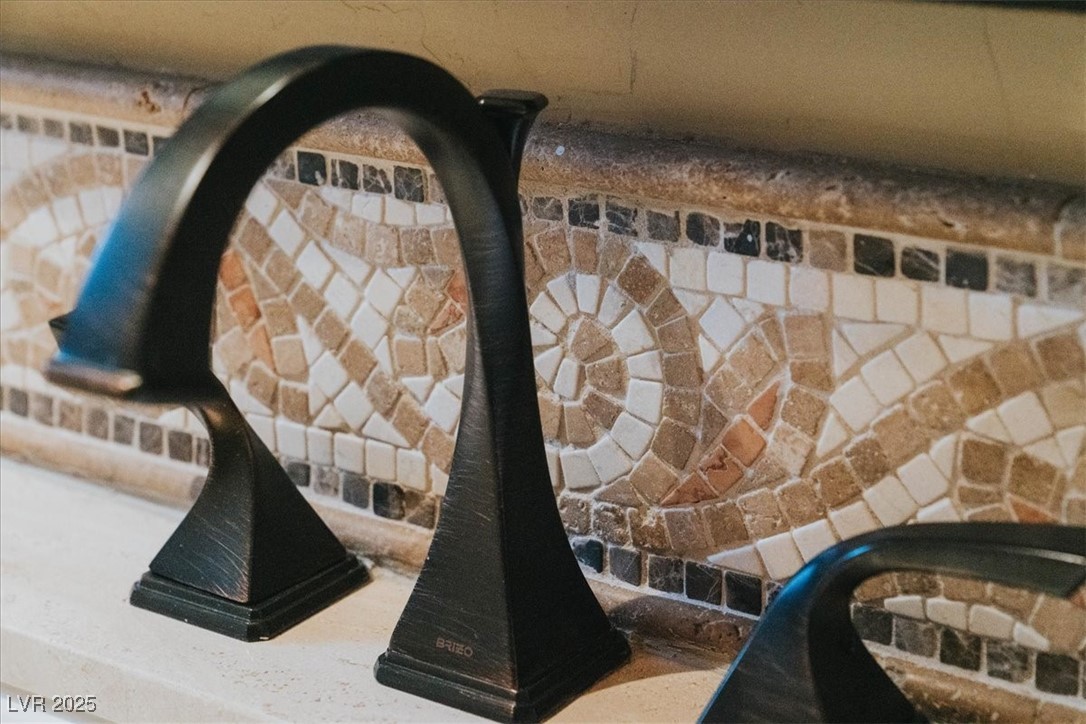 20 Via Paradiso Street