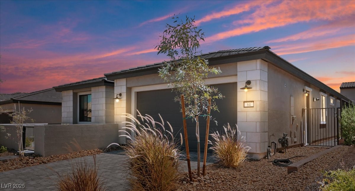 64 Lake Oasis Street
