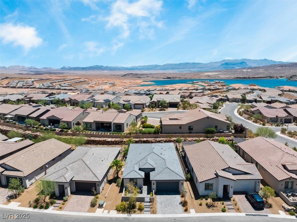 64 Lake Oasis Street