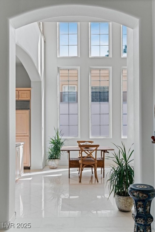 27 Avenida Fiori