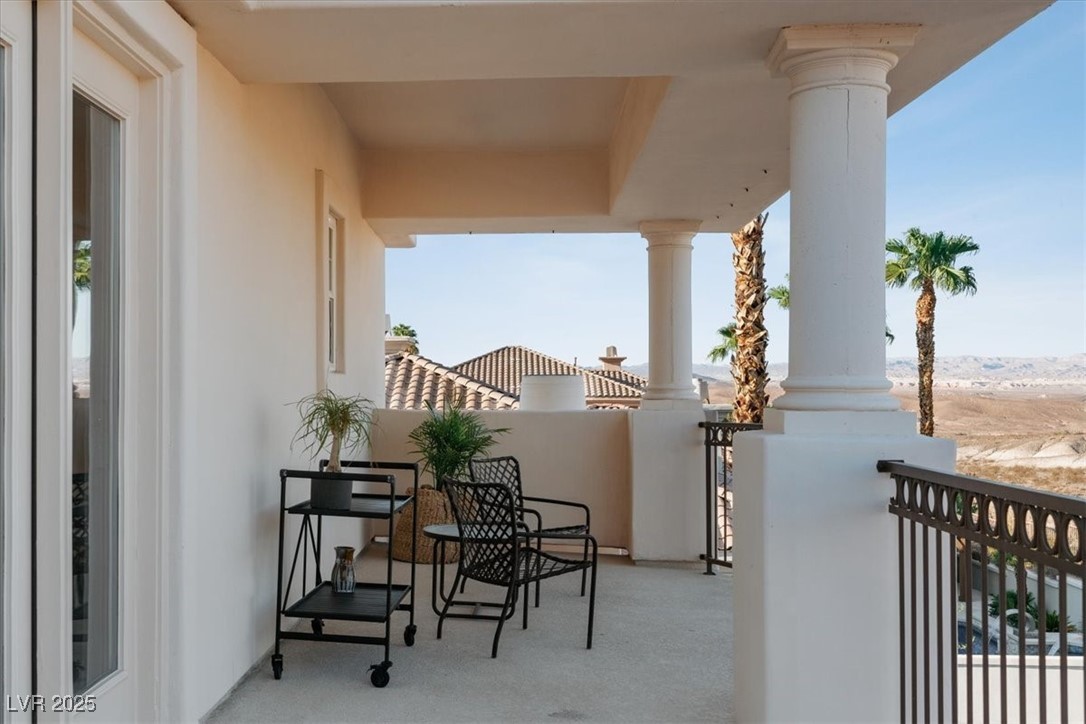 27 Avenida Fiori