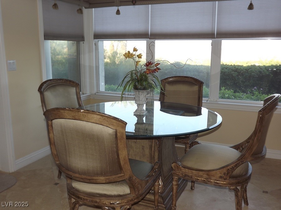 10 STRADA DI CIRCOLO 0