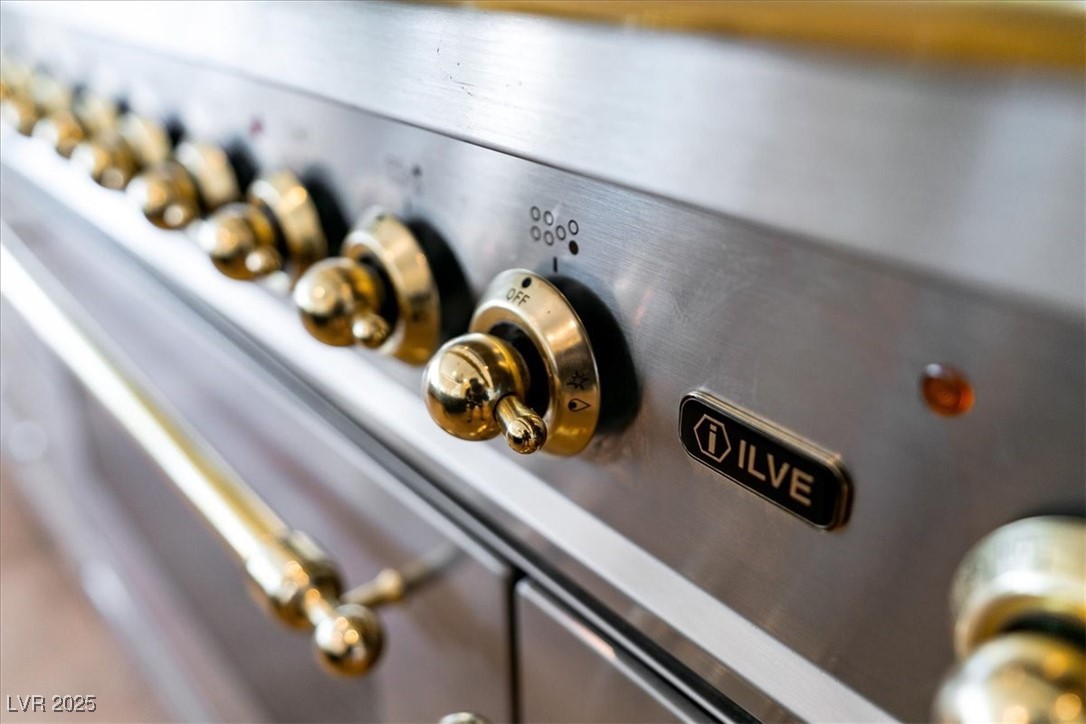 9 Via Paradiso Street