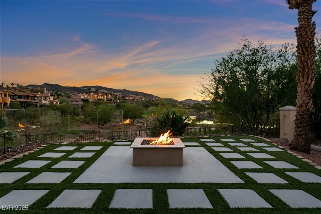 9 Via Paradiso Street