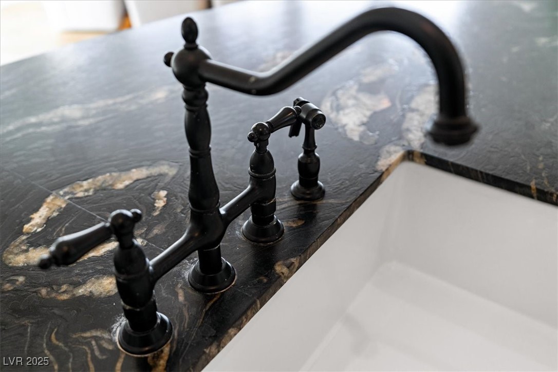 9 Via Paradiso Street