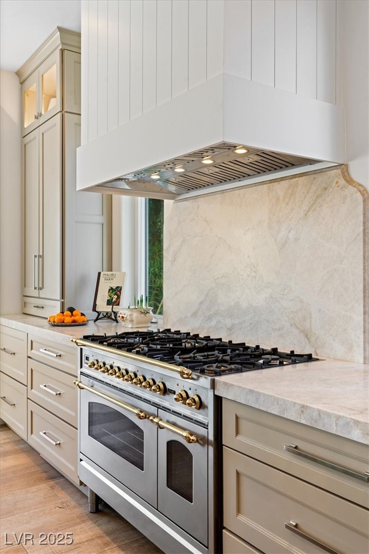 9 Via Paradiso Street