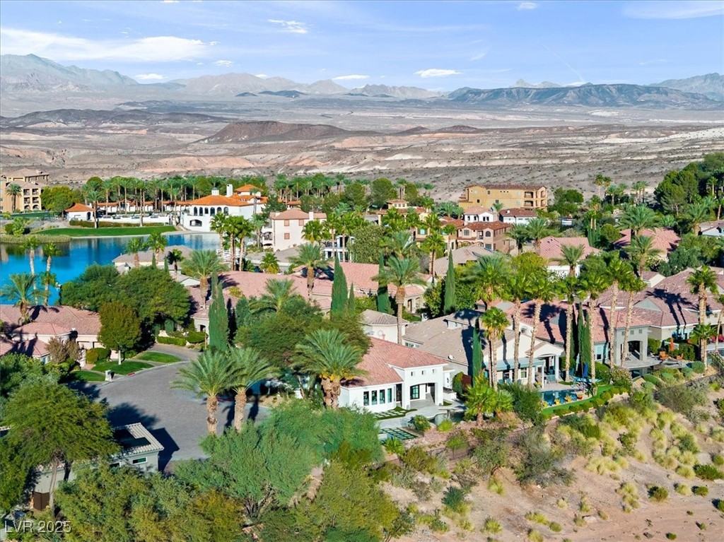 9 Via Paradiso Street