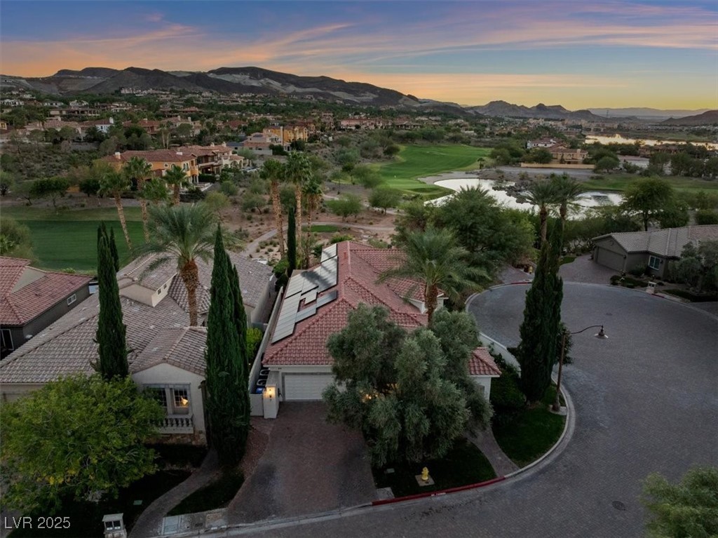 9 Via Paradiso Street