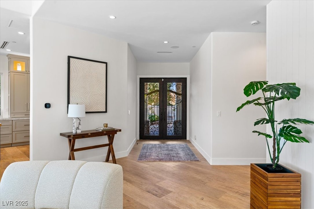 9 Via Paradiso Street