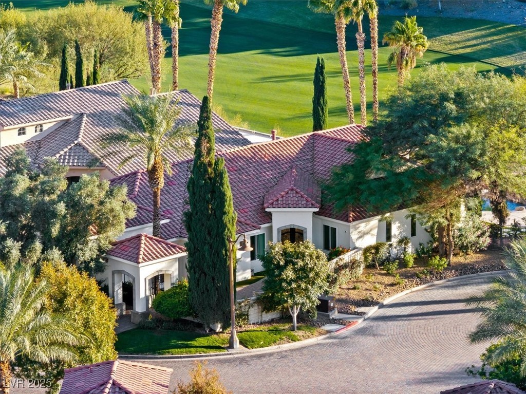 9 Via Paradiso Street