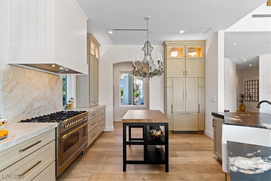 9 Via Paradiso Street