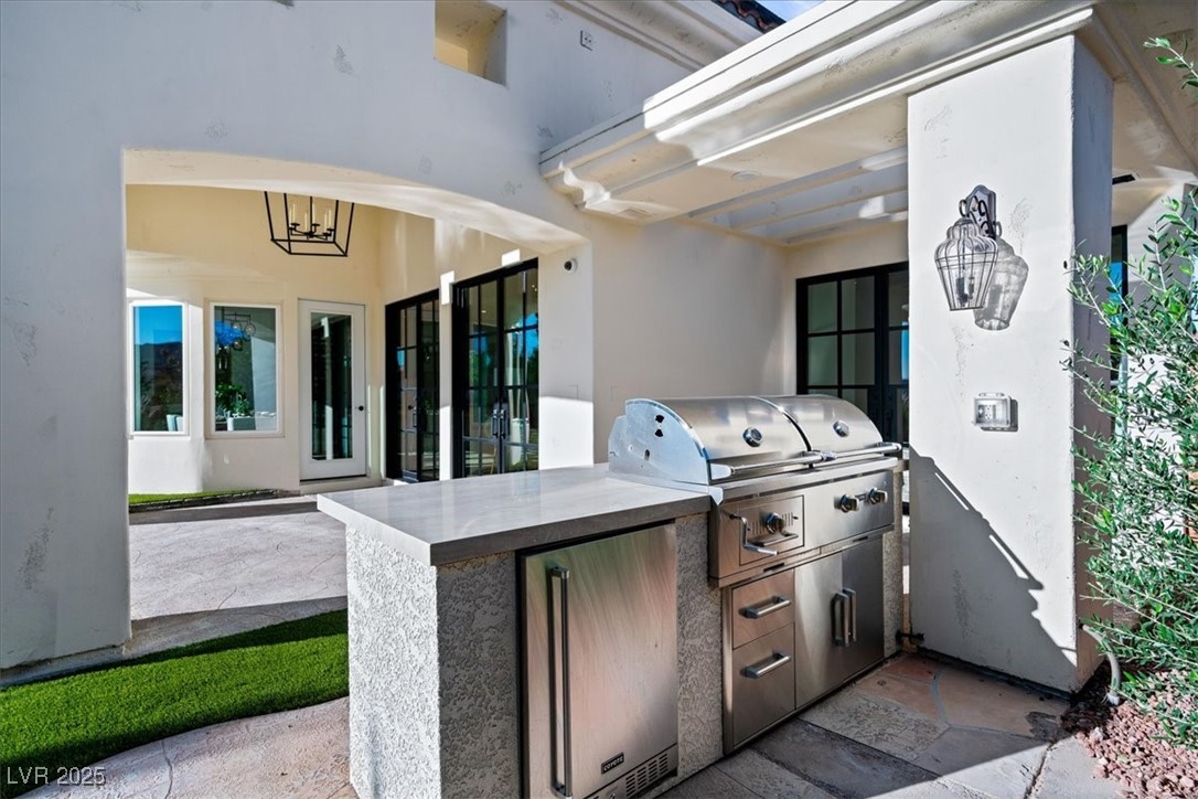 9 Via Paradiso Street