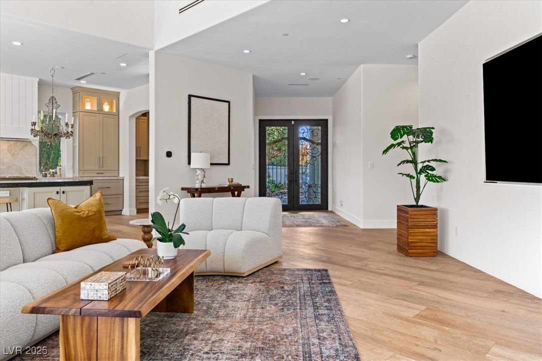 9 Via Paradiso Street