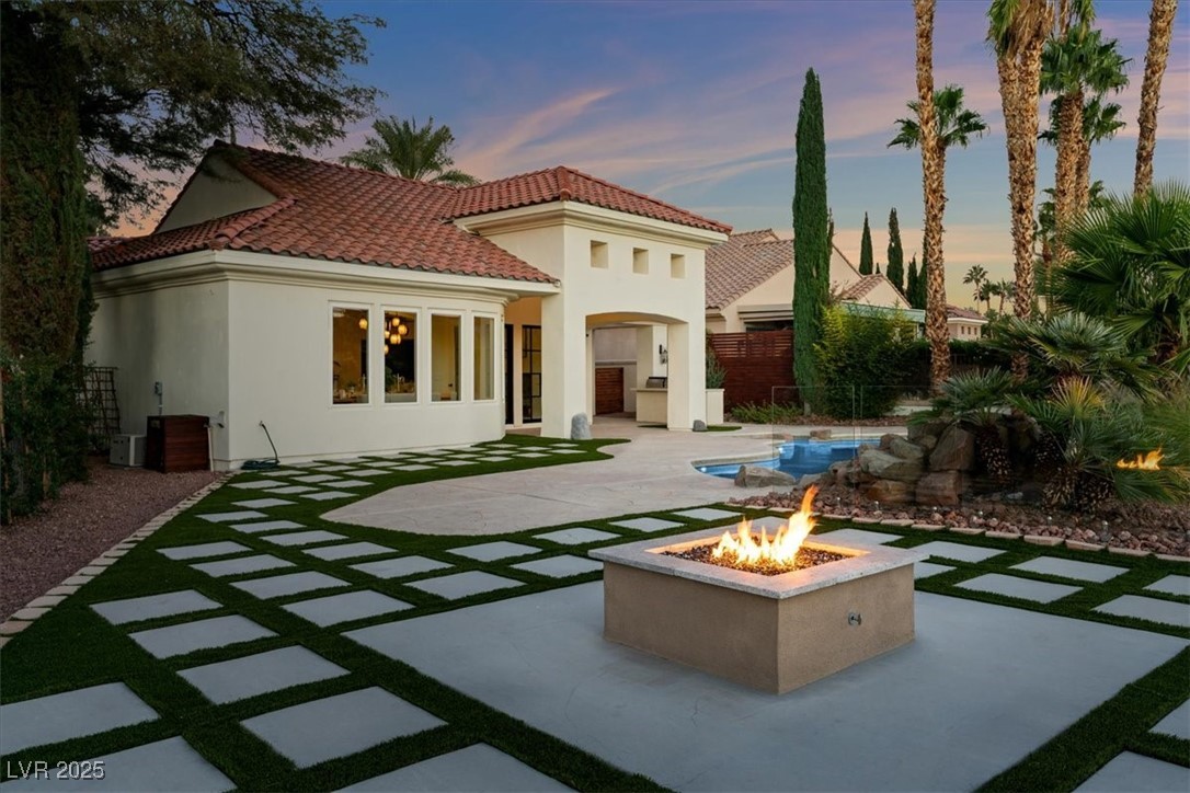 9 Via Paradiso Street