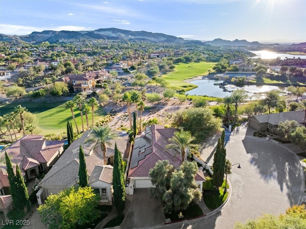 9 Via Paradiso Street