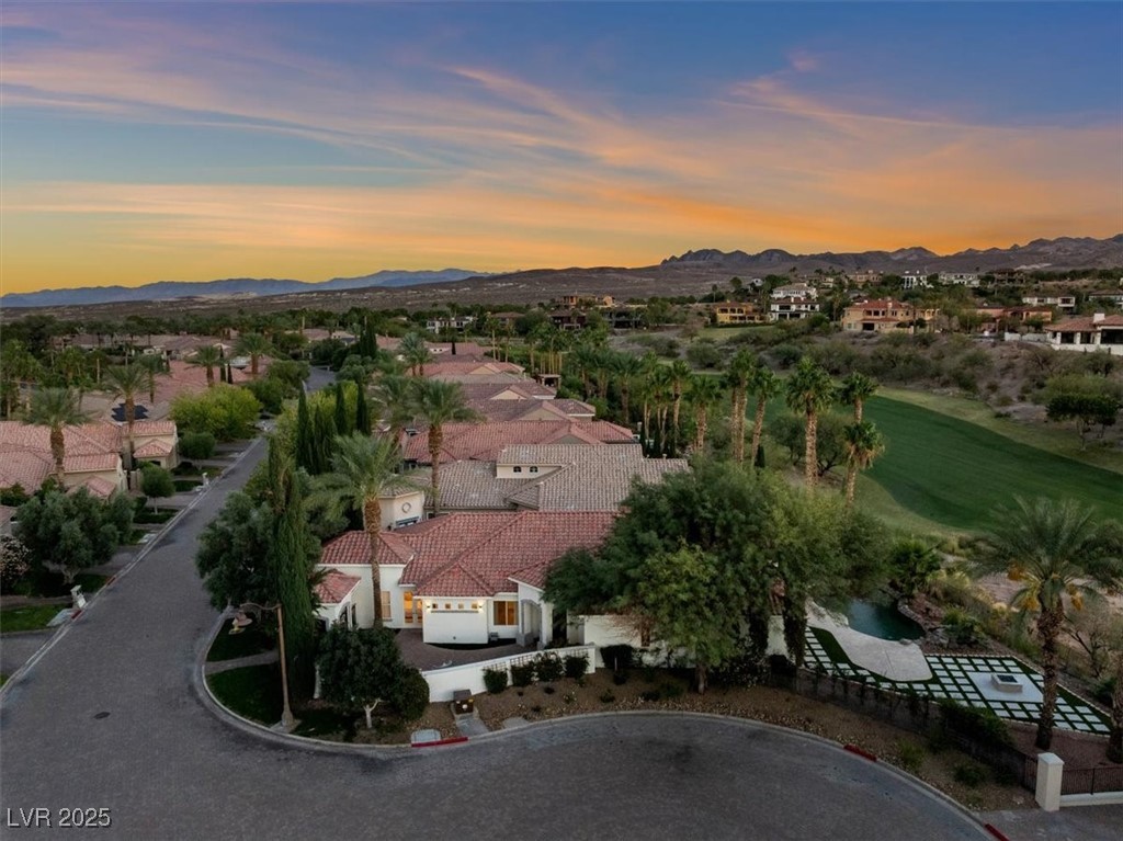 9 Via Paradiso Street