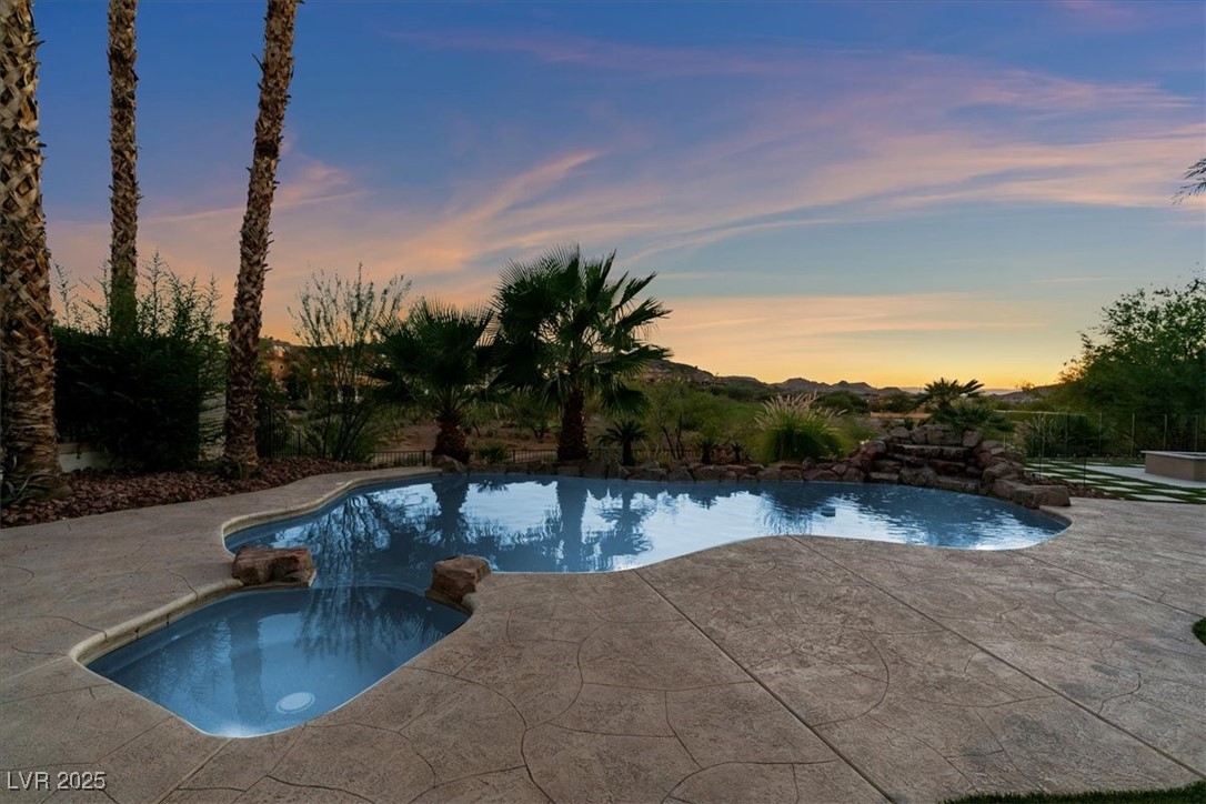 9 Via Paradiso Street