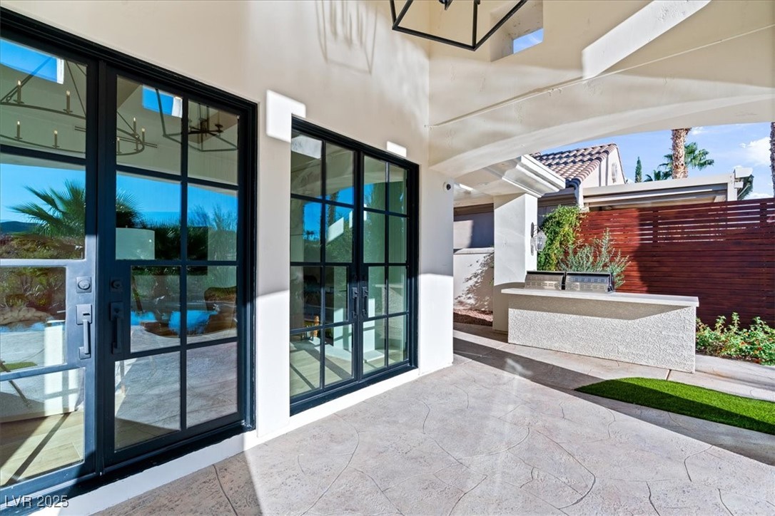 9 Via Paradiso Street