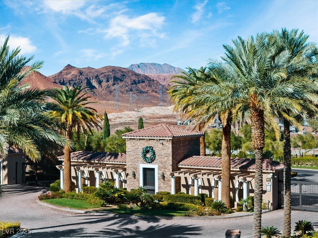 8 Viola Carino Court