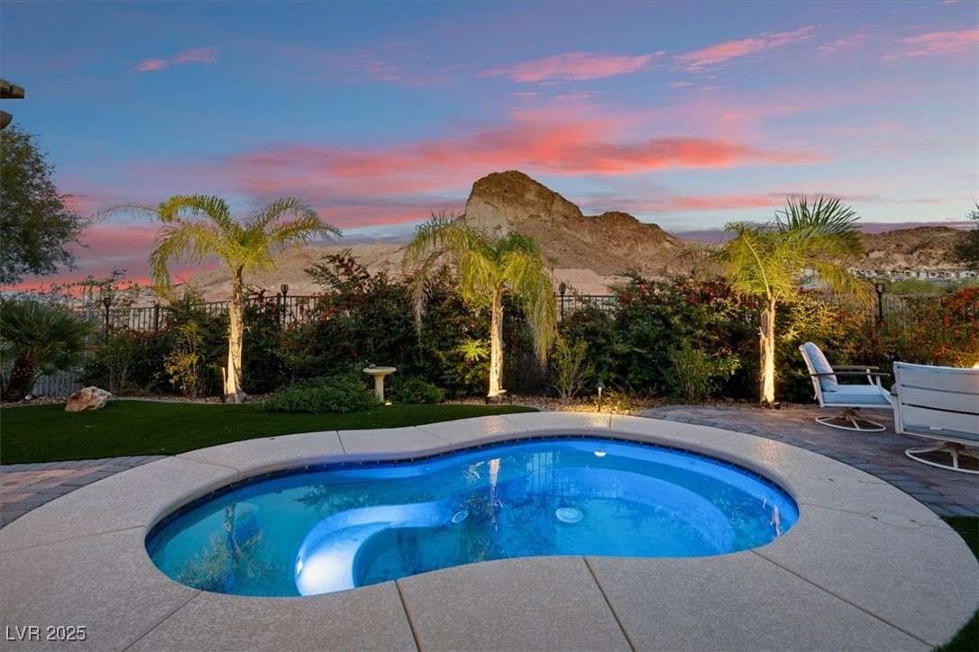 8 Viola Carino Court