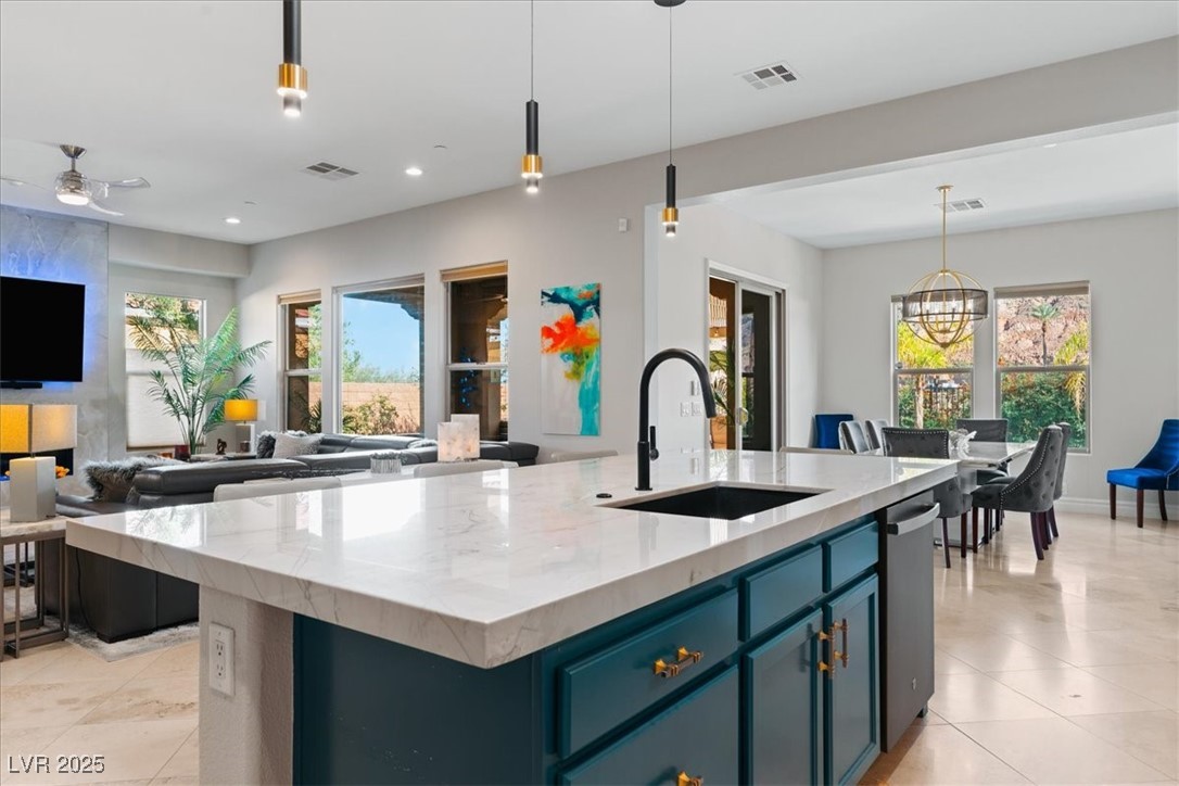8 Viola Carino Court