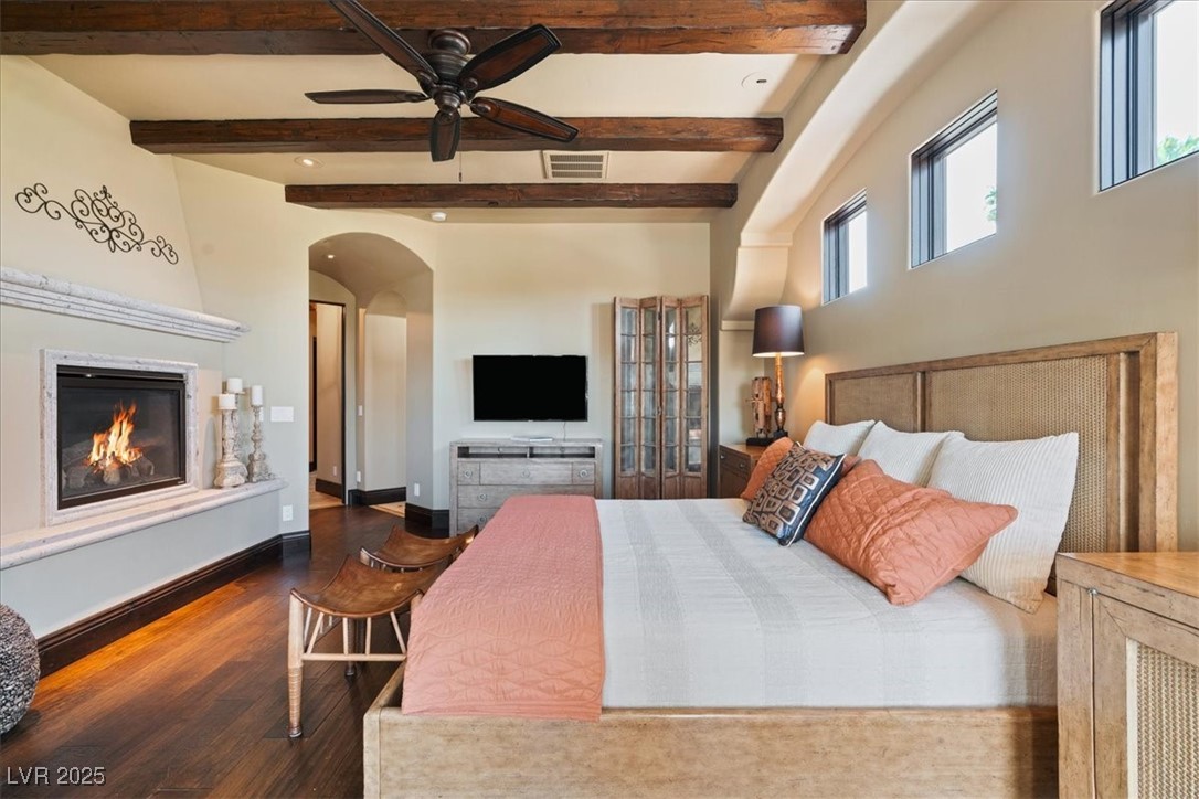 20 Via Paradiso Street