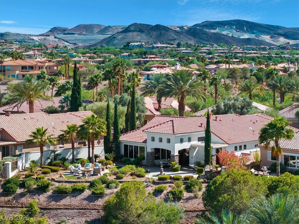 20 Via Paradiso Street