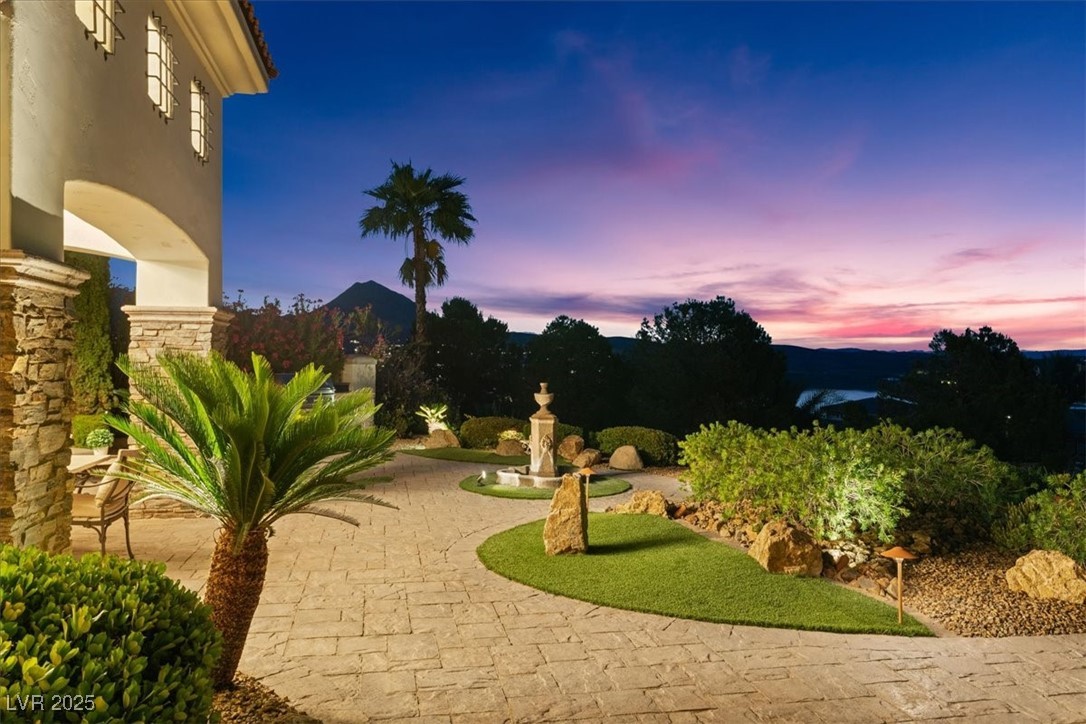 20 Via Paradiso Street