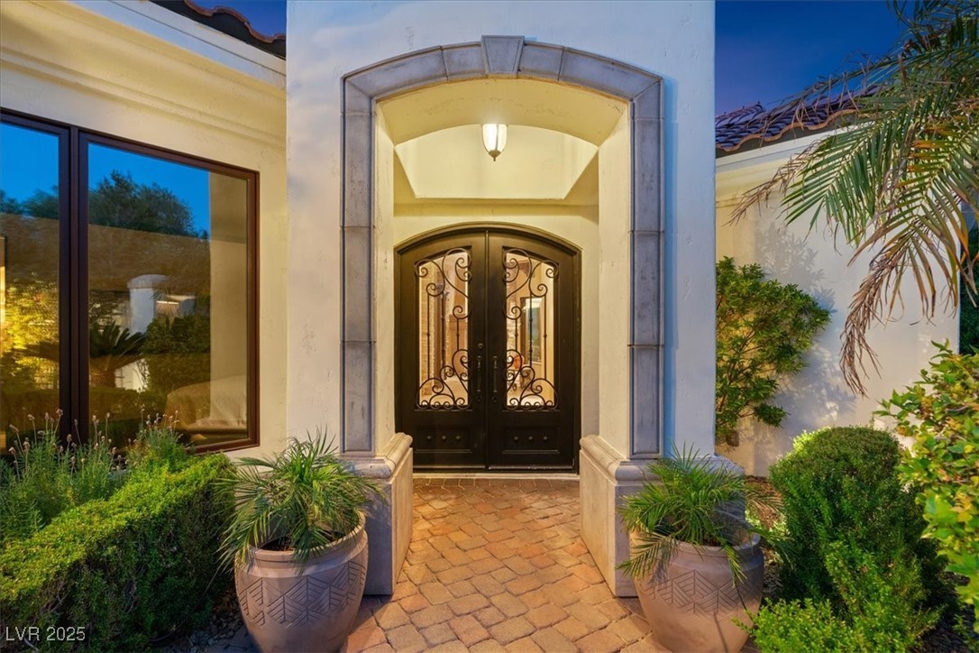 20 Via Paradiso Street