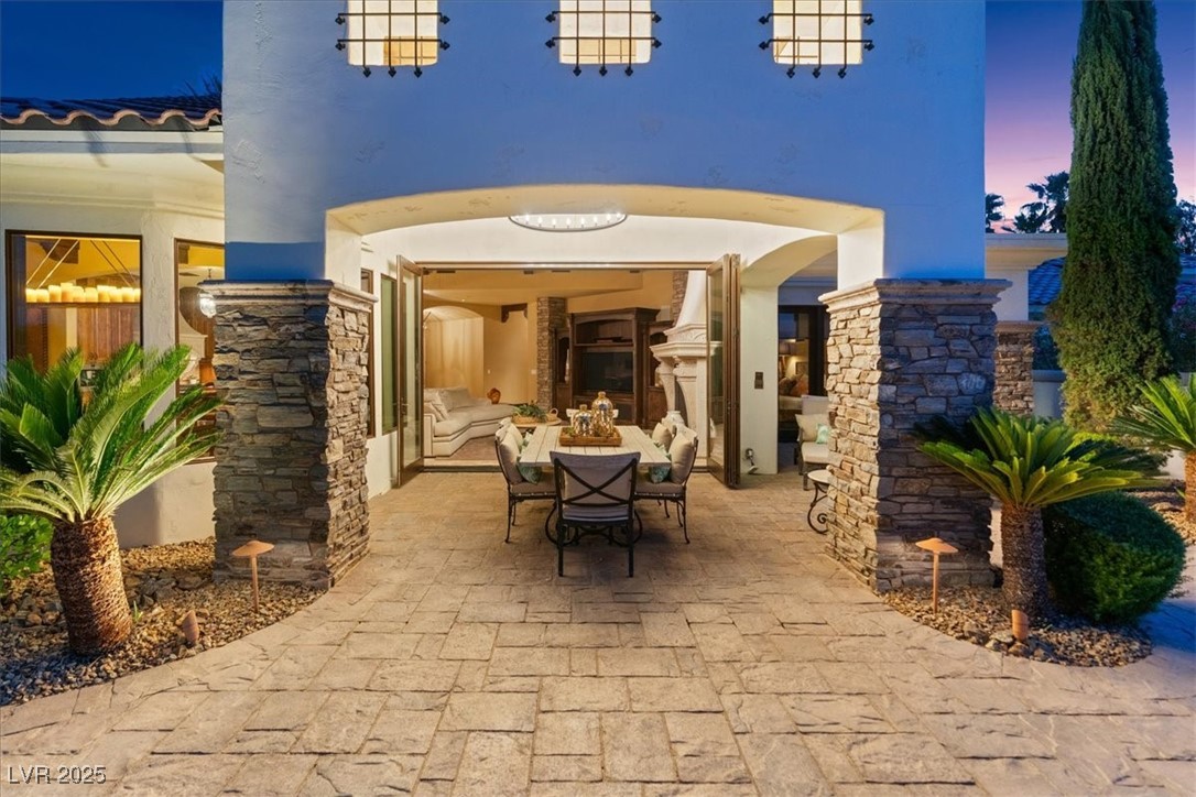 20 Via Paradiso Street