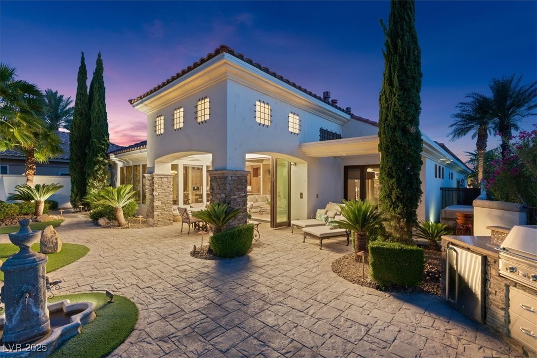 20 Via Paradiso Street