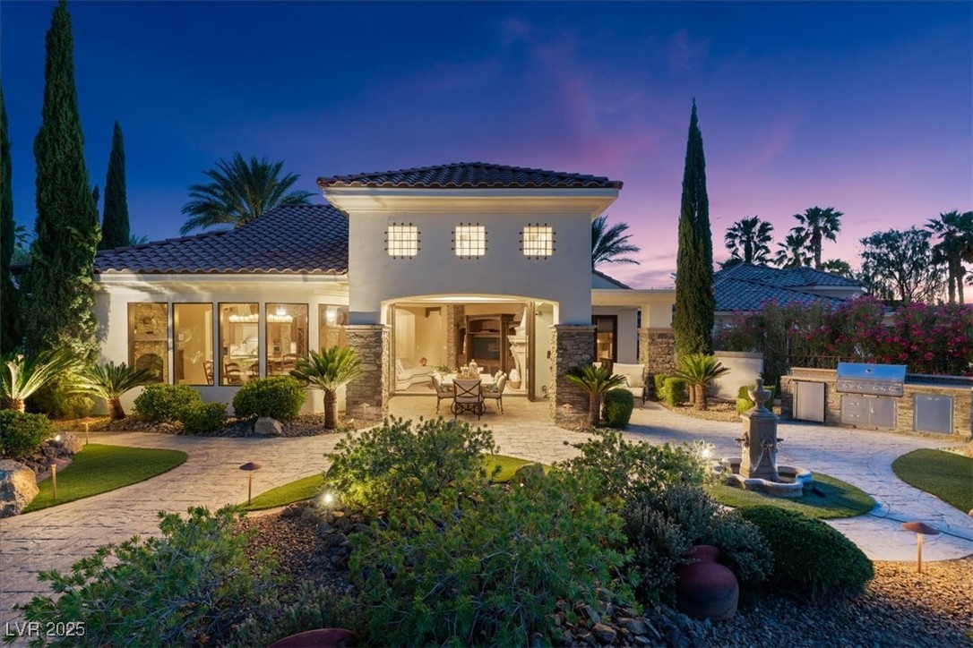 20 Via Paradiso Street