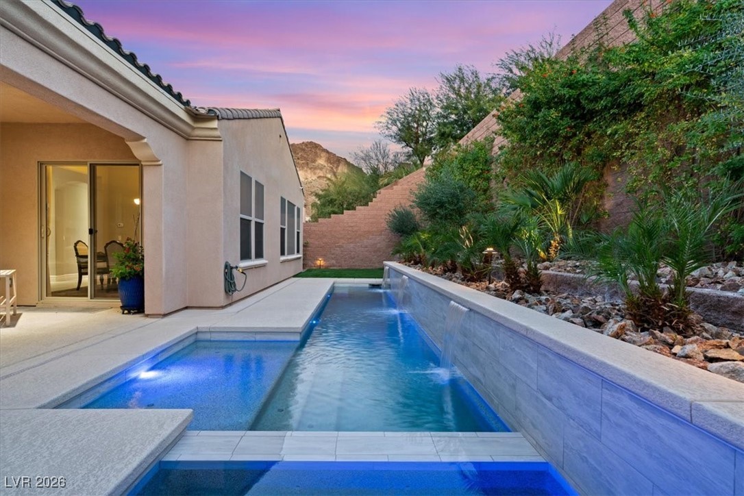 3 Viola Carino Court