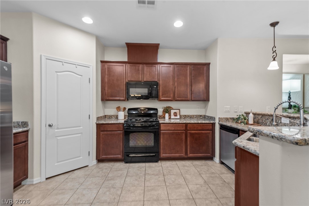 7735 Sugarloaf Peak Street