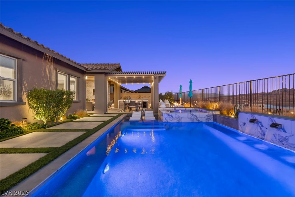 387 Faro Di Portofino Court
