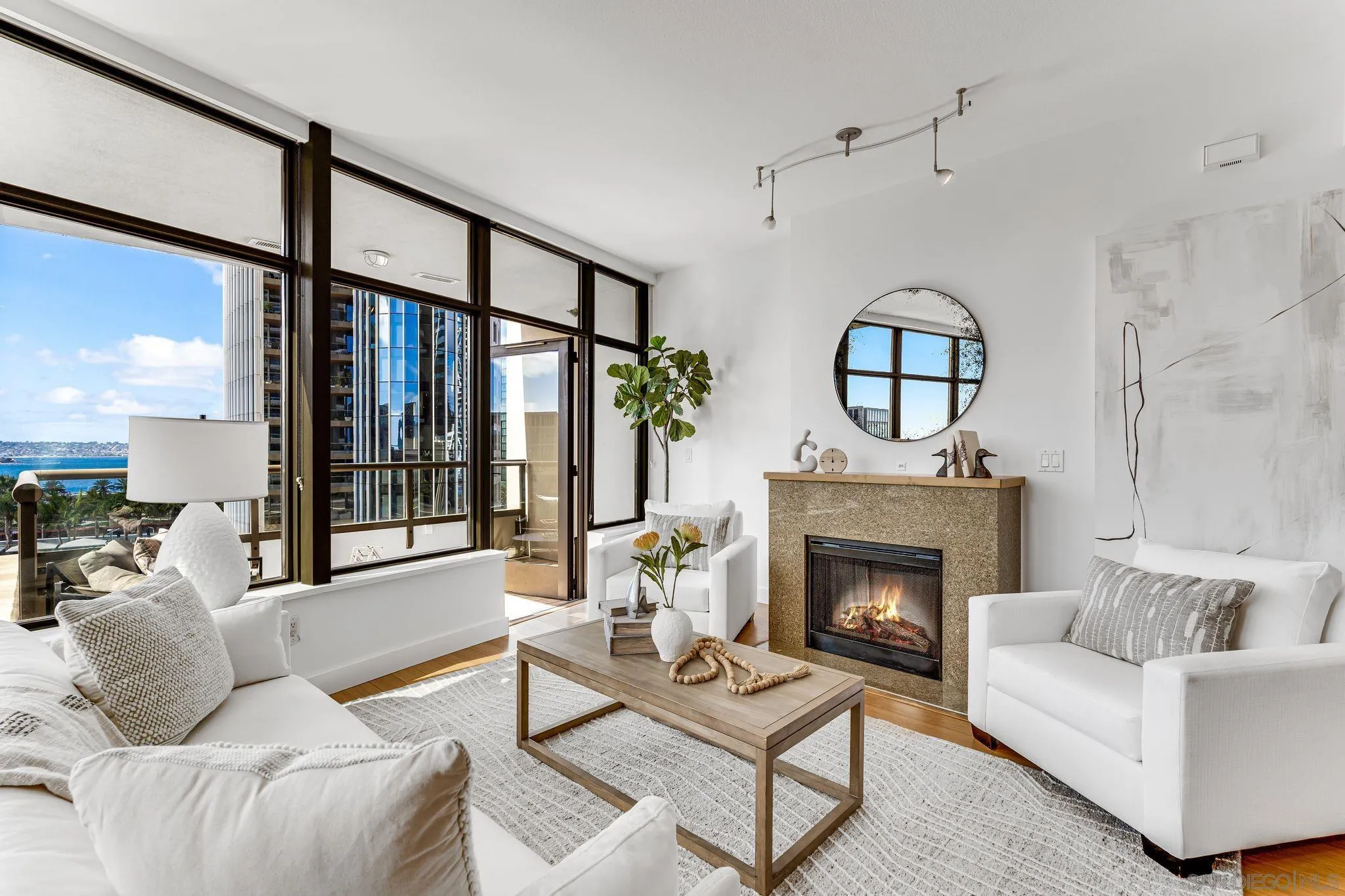 700 W E Street # 701