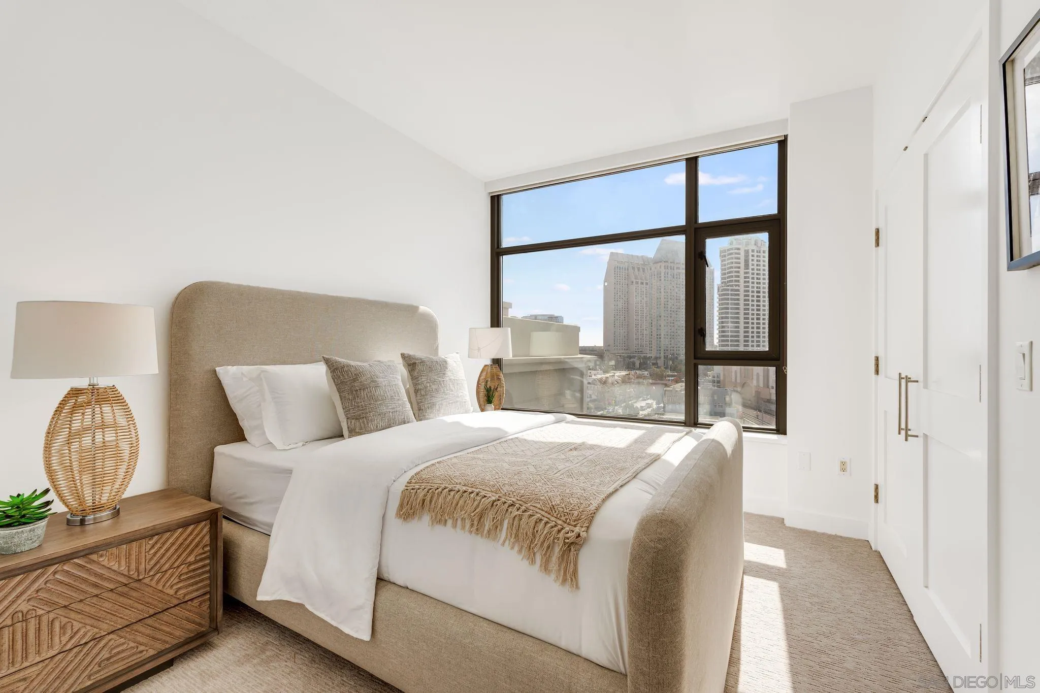 700 W E Street # 701