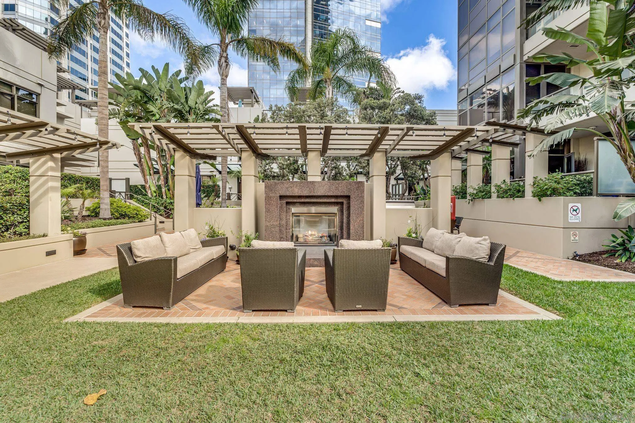 700 W E Street # 701
