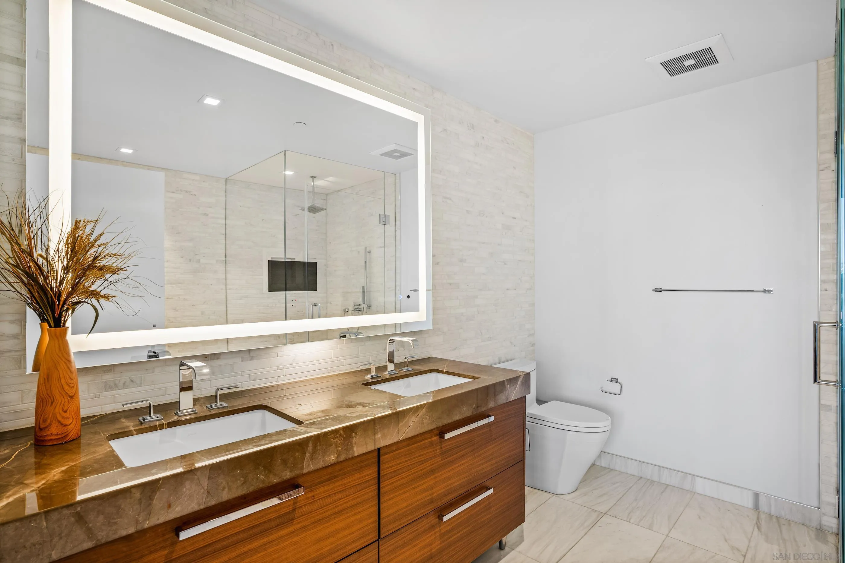 888 W E Street # 1101