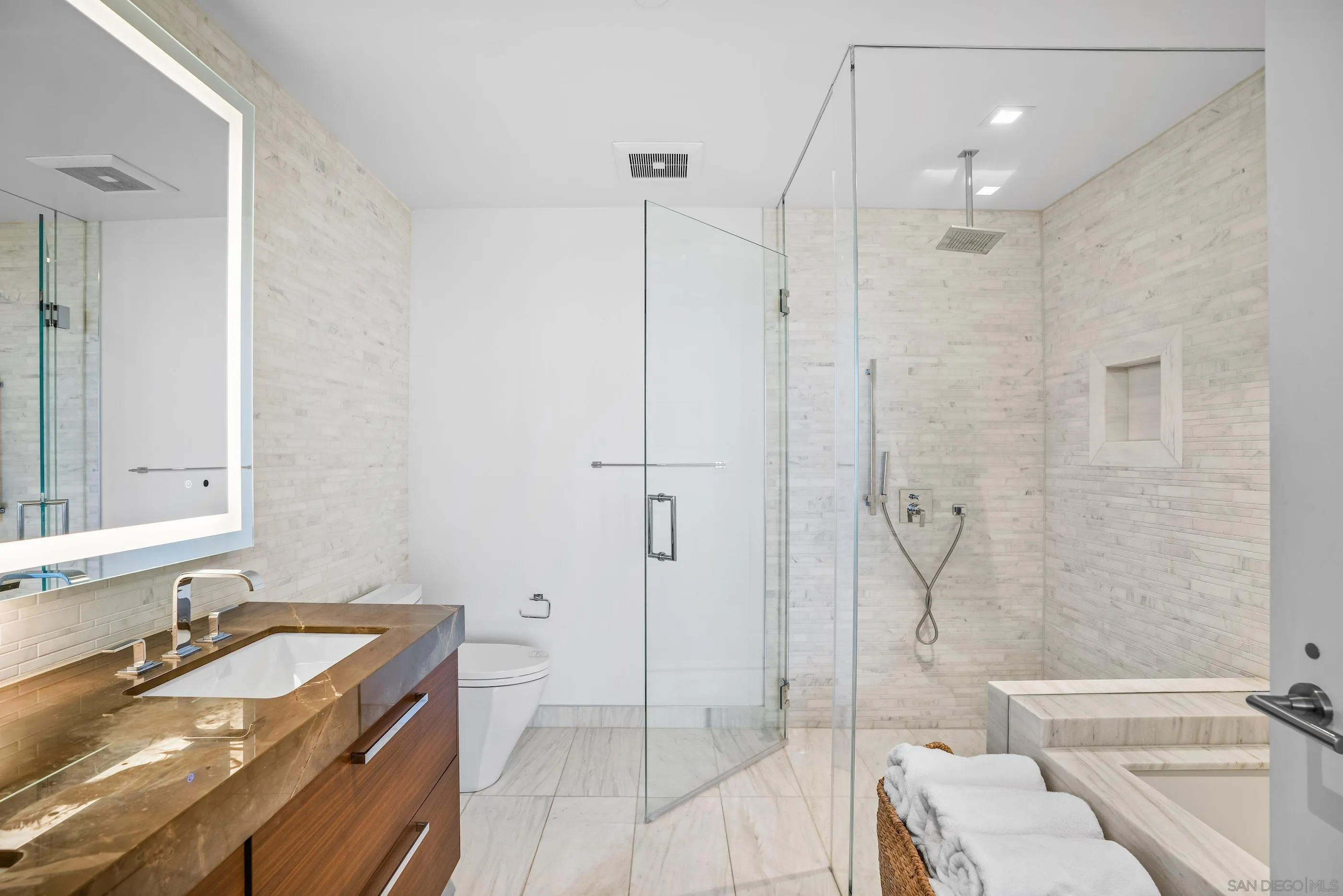 888 W E Street # 1101