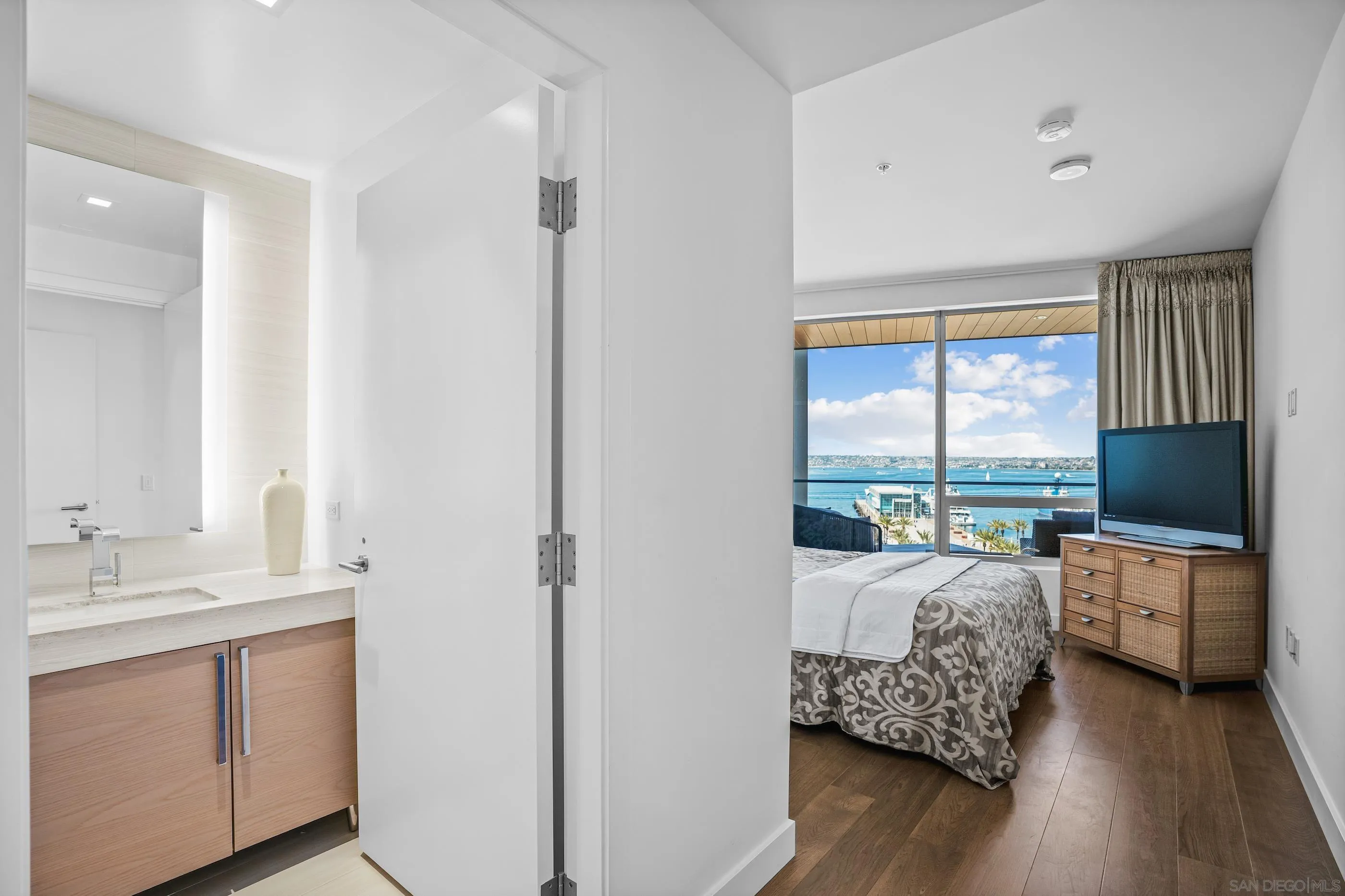888 W E Street # 1101