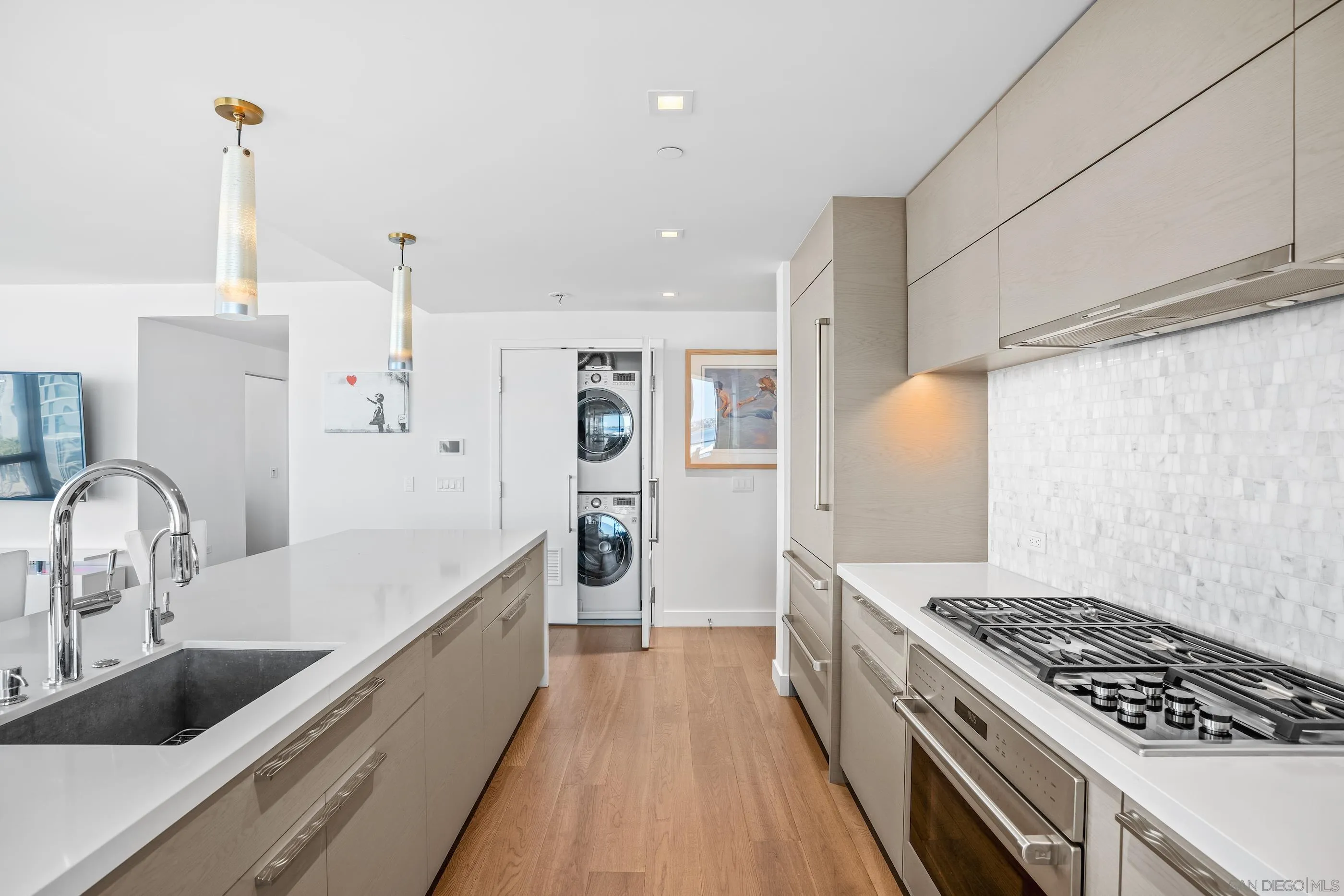 888 W E Street # 1101