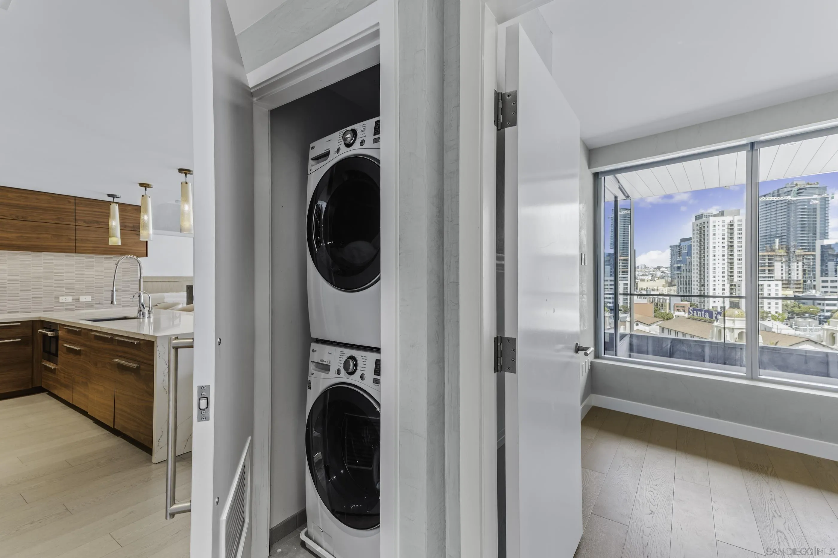 888 W E Street Unit 1106
