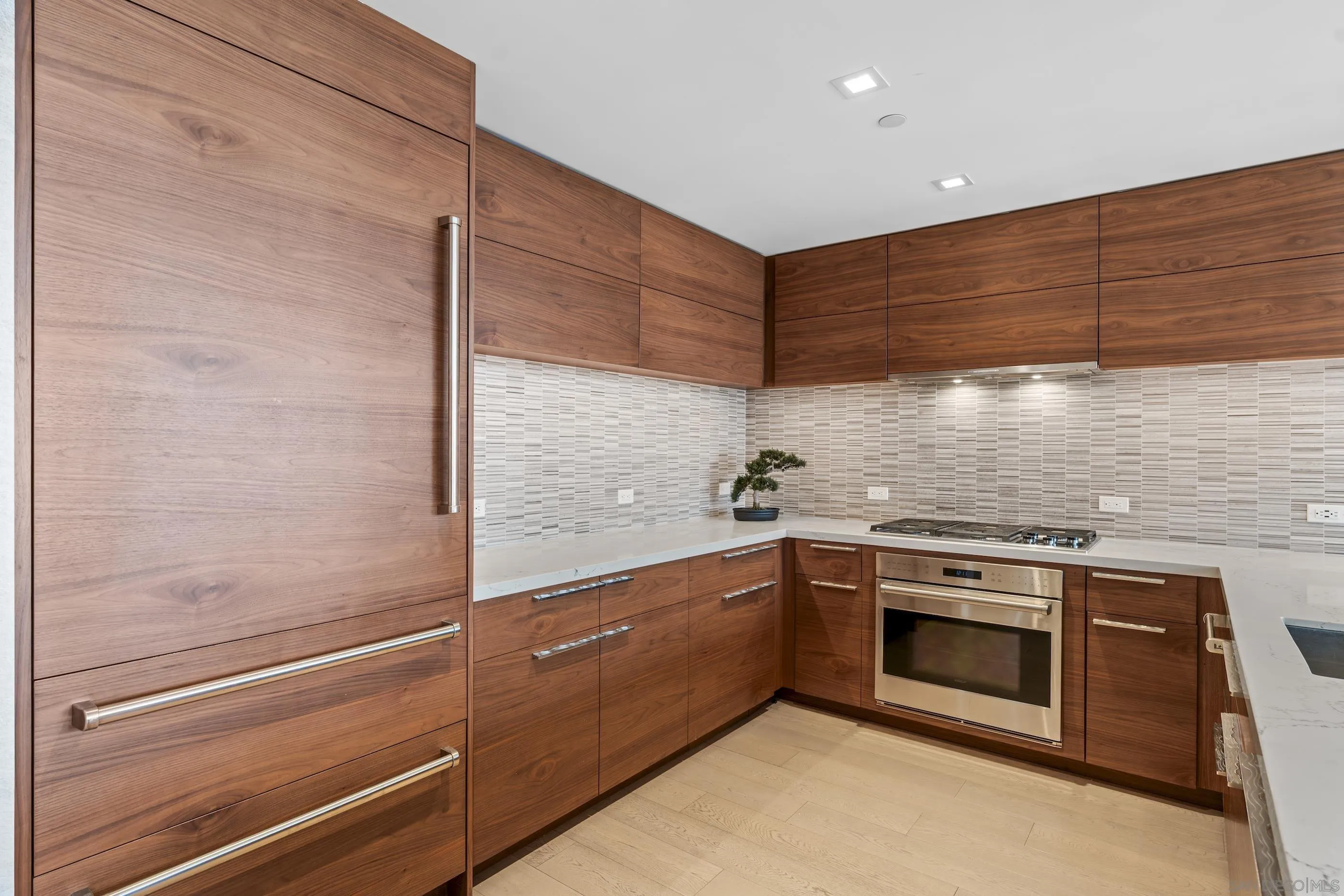 888 W E Street Unit 1106
