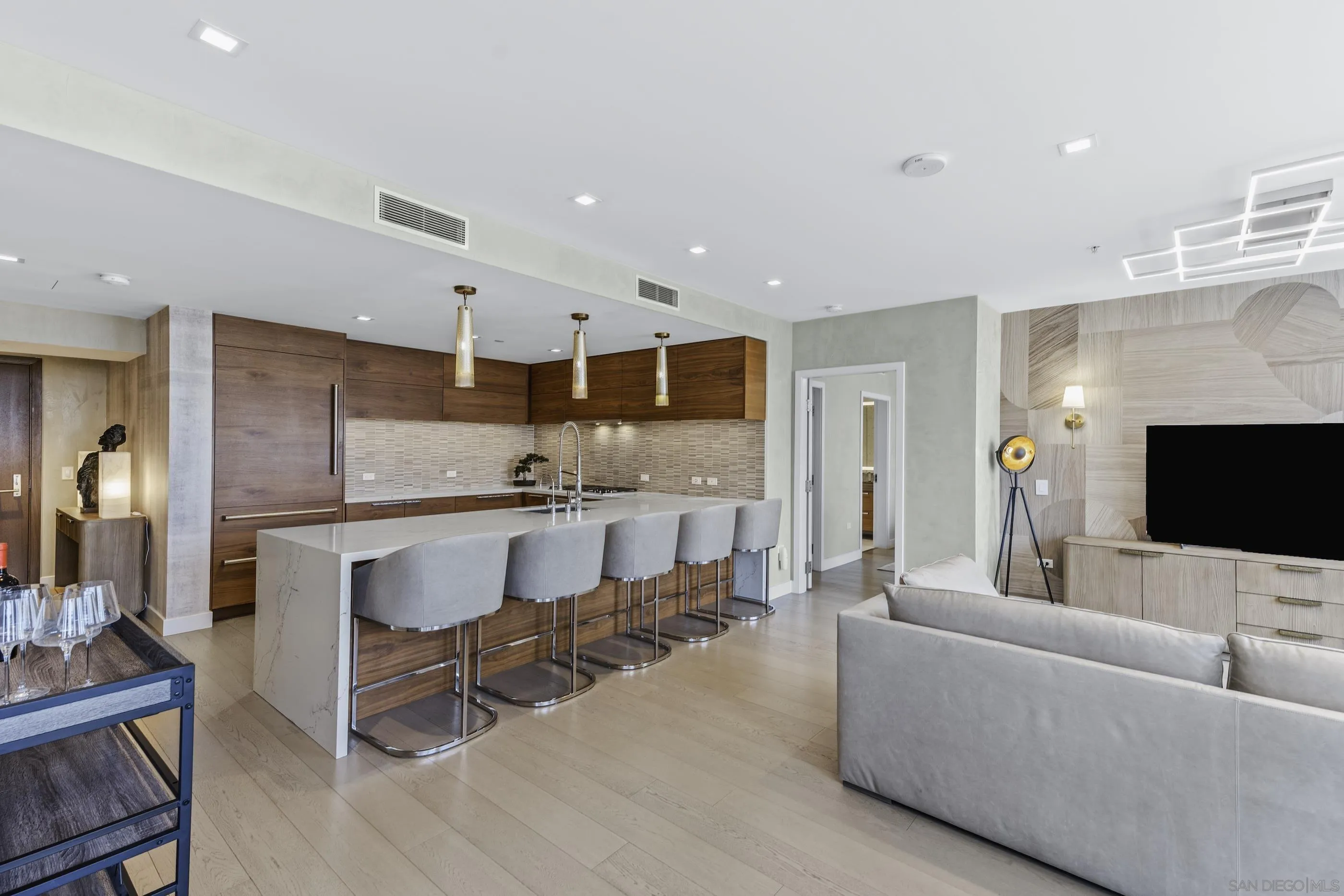 888 W E Street Unit 1106