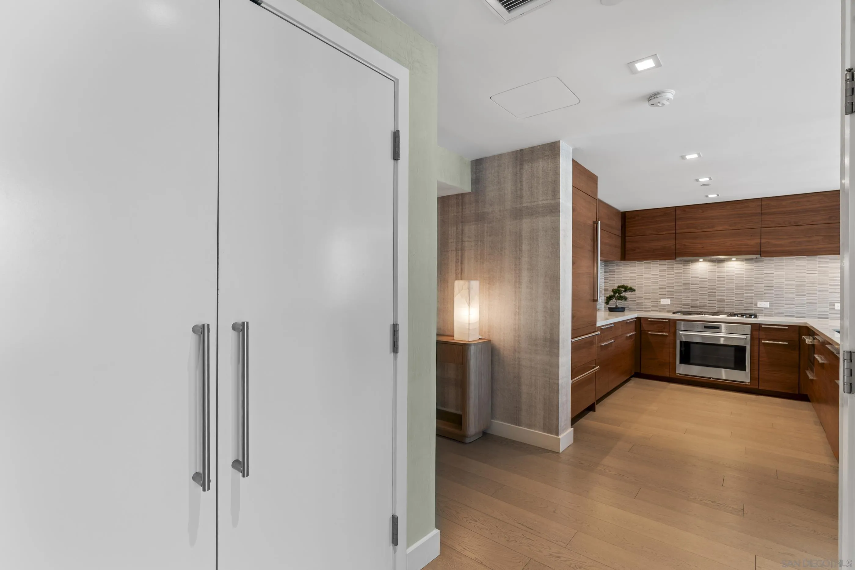 888 W E Street Unit 1106