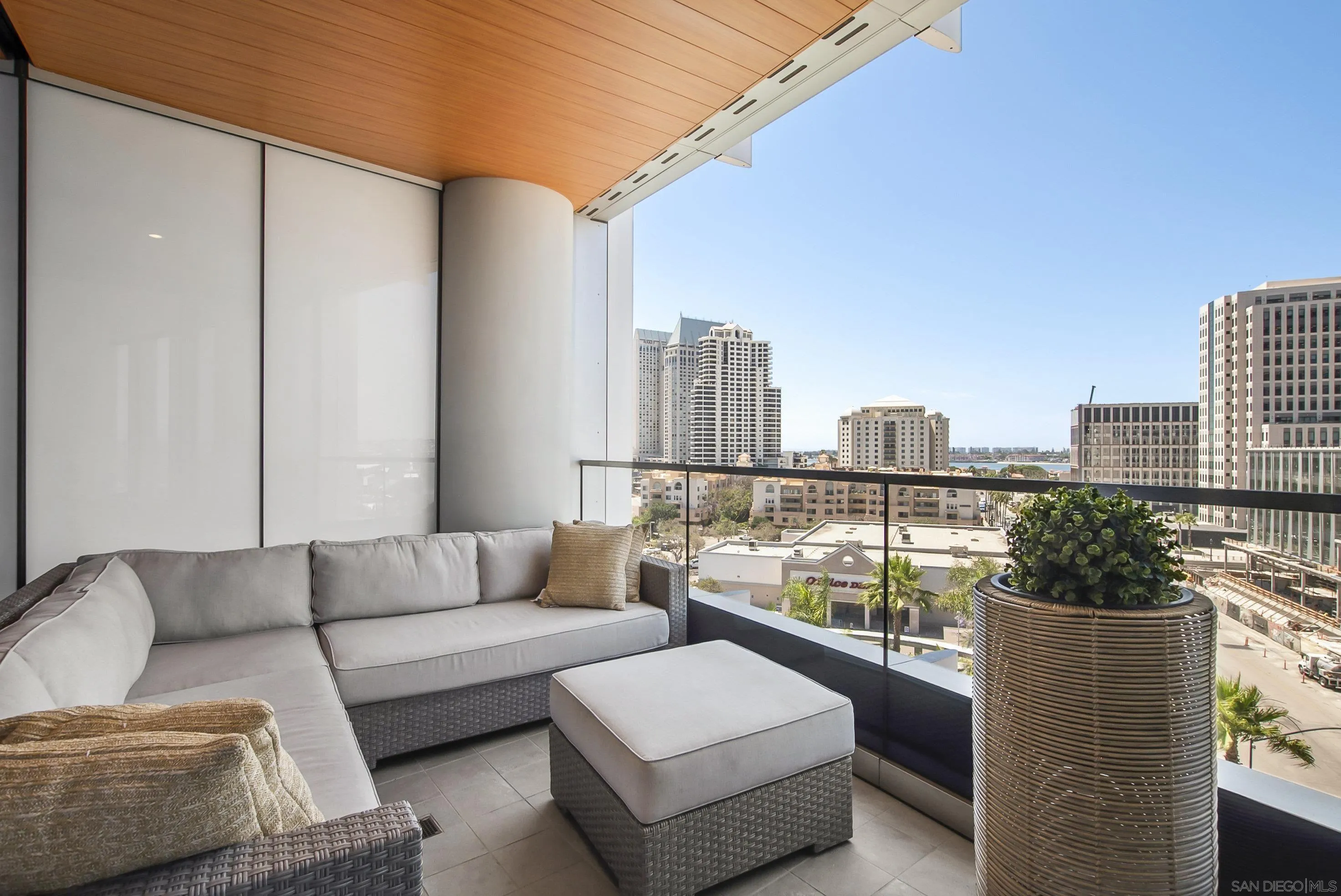 888 W E Street Unit 902