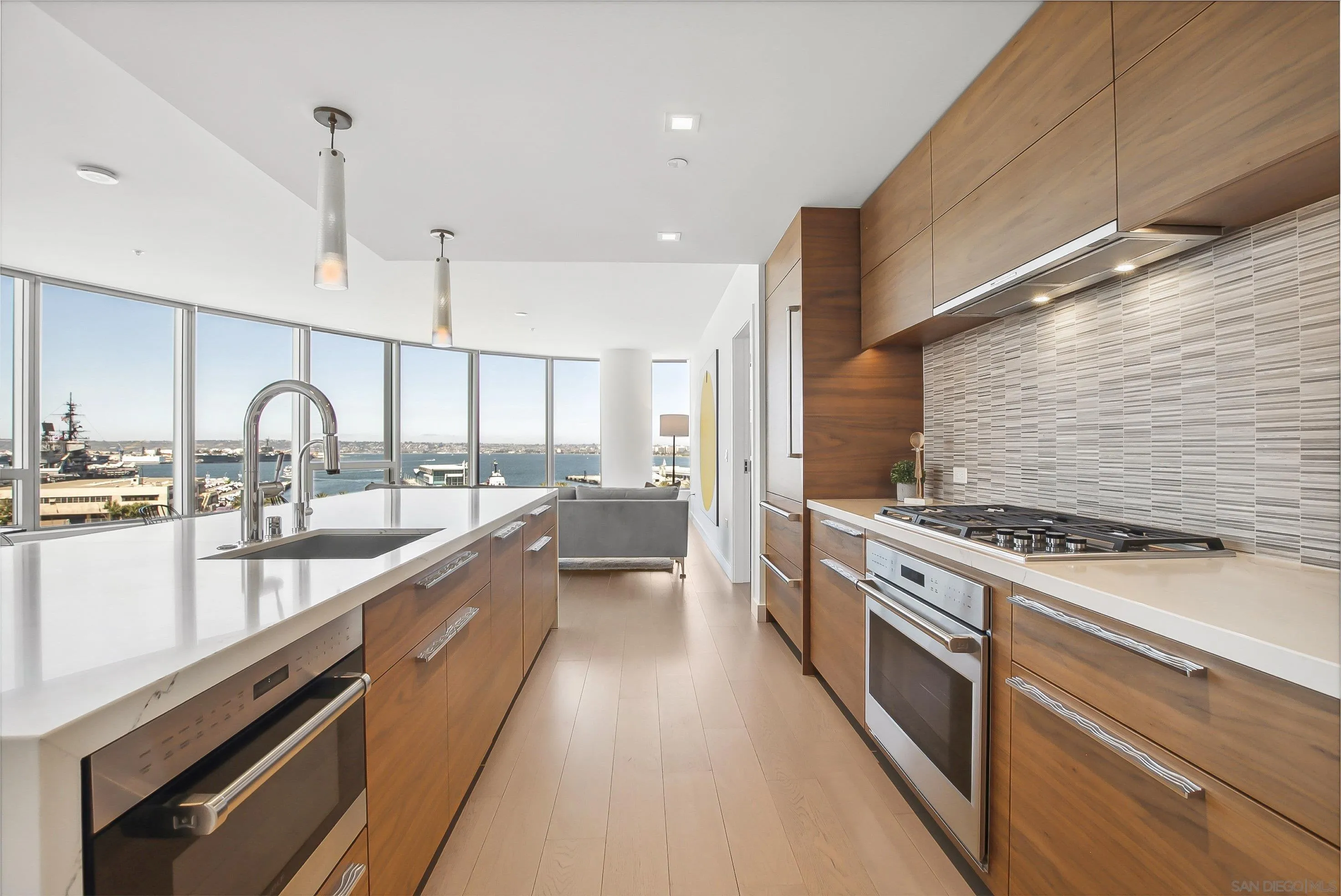 888 W E Street Unit 902