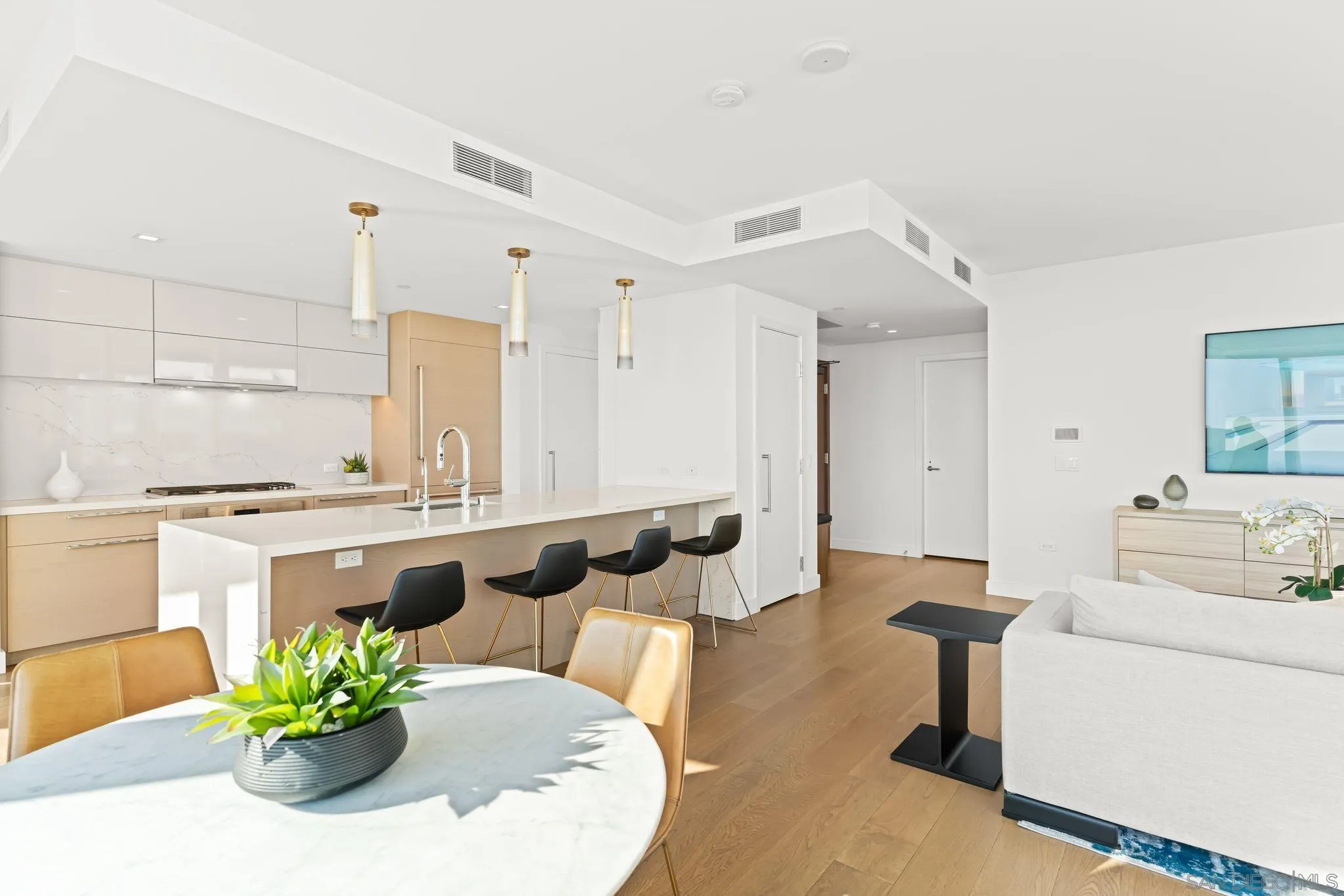 888 W E Street Unit 2004